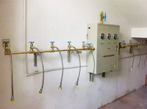 自动切换汇流排1